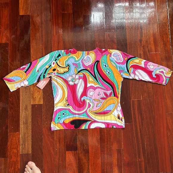 Groovy 3/4 Sleeve Top - Picture 2 of 6